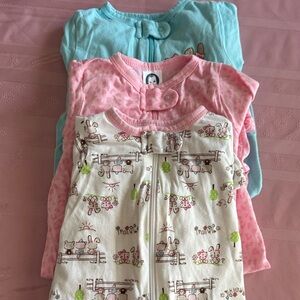 Gerber girls footies 0-3 months long sleeve 1 piece zip up 100% cotton, set of 3